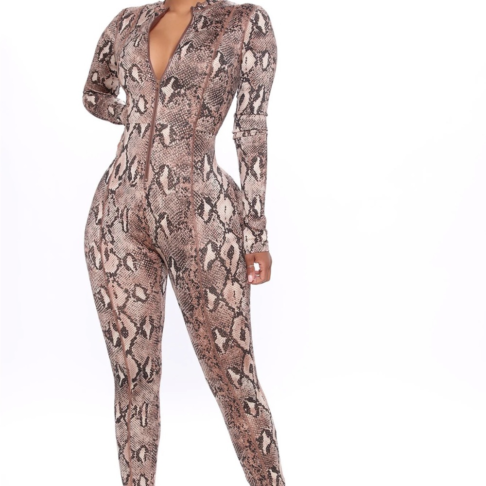 Brand New! Brown Jumpsuit 🥥🐻(make me an offer🫧)